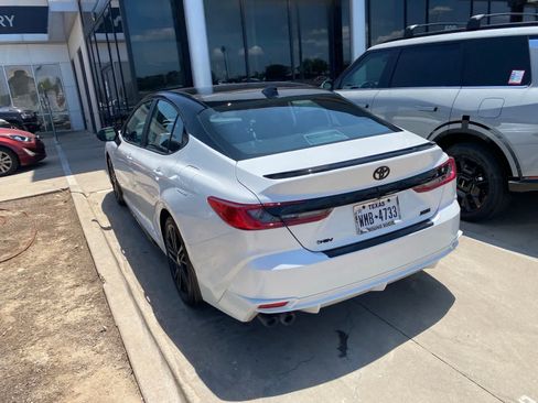 Used 2025 Toyota Camry XSE FWD image 6