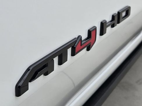 Used 2025 GMC Sierra 2500 AT4 w/ AT4 Premium Plus Package AWD/4WD image 11