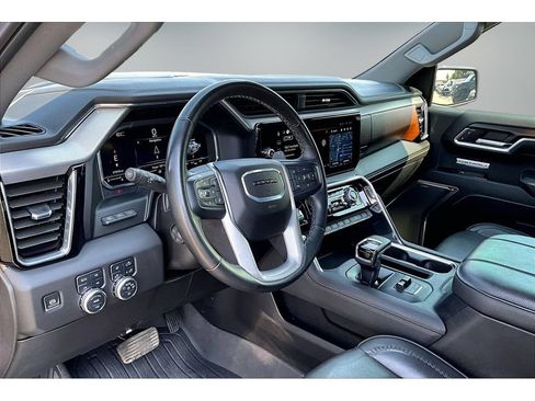 Used 2025 GMC Sierra 1500 Denali w/ Technology Package AWD/4WD image 18