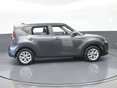 Used 2024 Kia Soul S FWD image 7