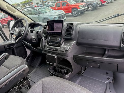 Used 2024 RAM ProMaster 2500 w/ Premium Convenience Group FWD image 24