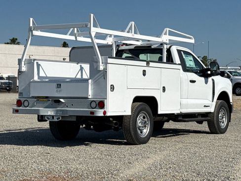New 2026 Ford F350 XL w/ XL Chrome Package AWD/4WD image 4
