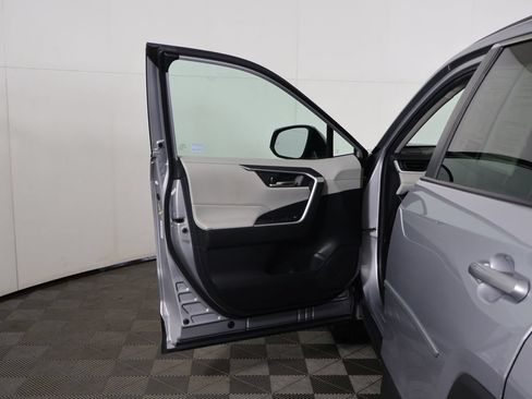 Used 2021 Toyota RAV4 XLE w/ Convenience Package AWD/4WD image 20