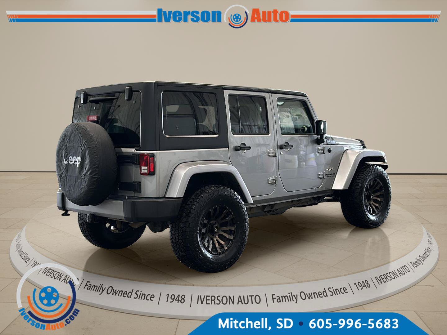Used 2016 Jeep Wrangler Unlimited Sahara w/ Connectivity Group AWD/4WD image 7