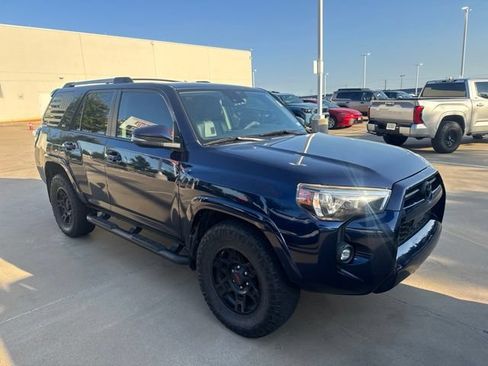 Used 2021 Toyota 4Runner SR5 Premium w/ Moonroof Package RWD image 2