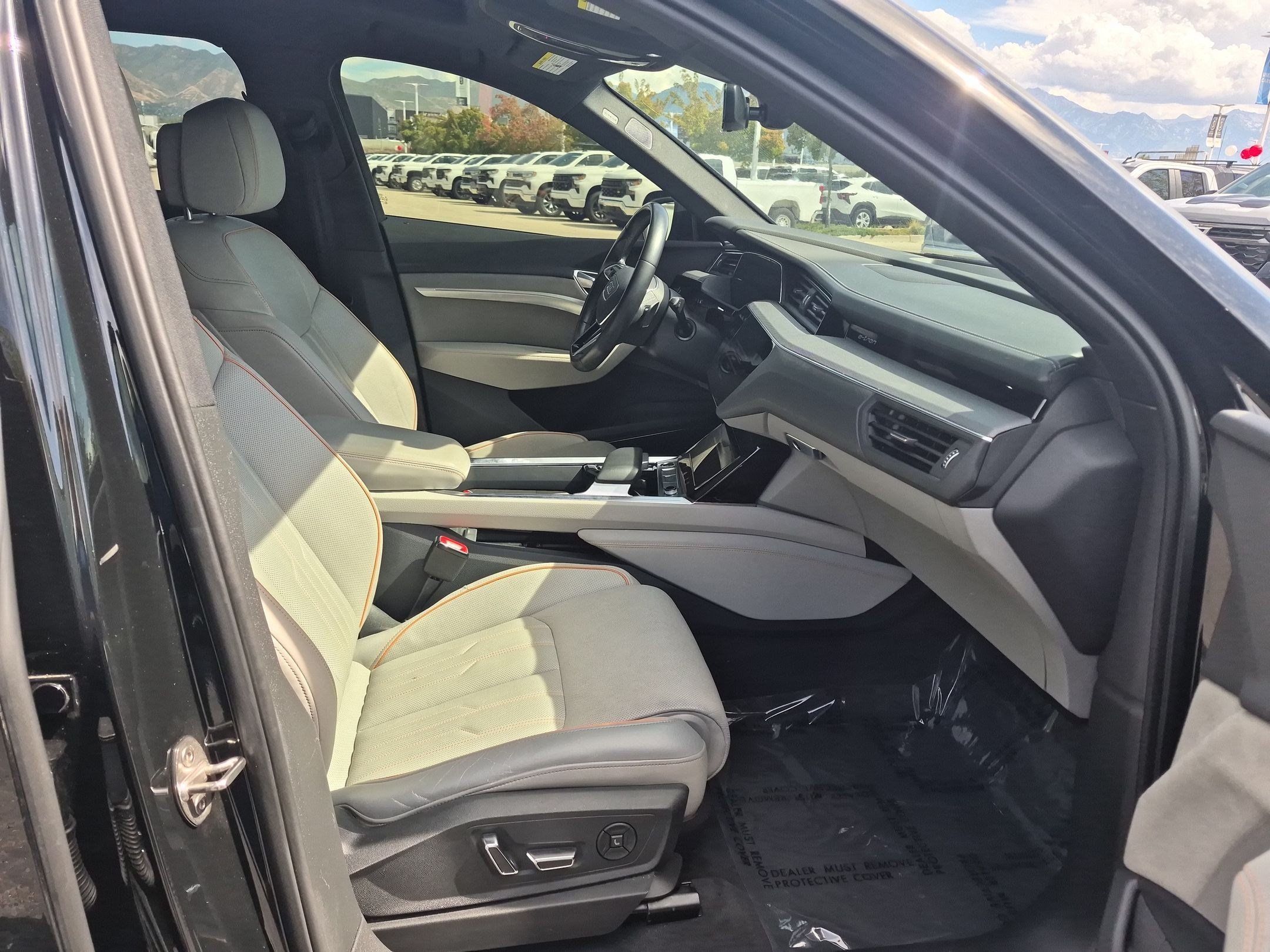 Used 2024 Audi Q8 e-tron Prestige AWD/4WD image 29