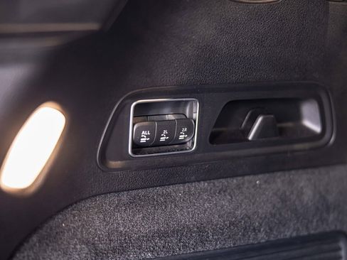 Used 2025 Mercedes-Benz GLS 450 4MATIC image 19