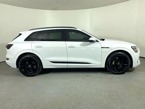 Certified 2022 Audi e-tron Premium w/ Convenience Plus Package AWD/4WD image 38