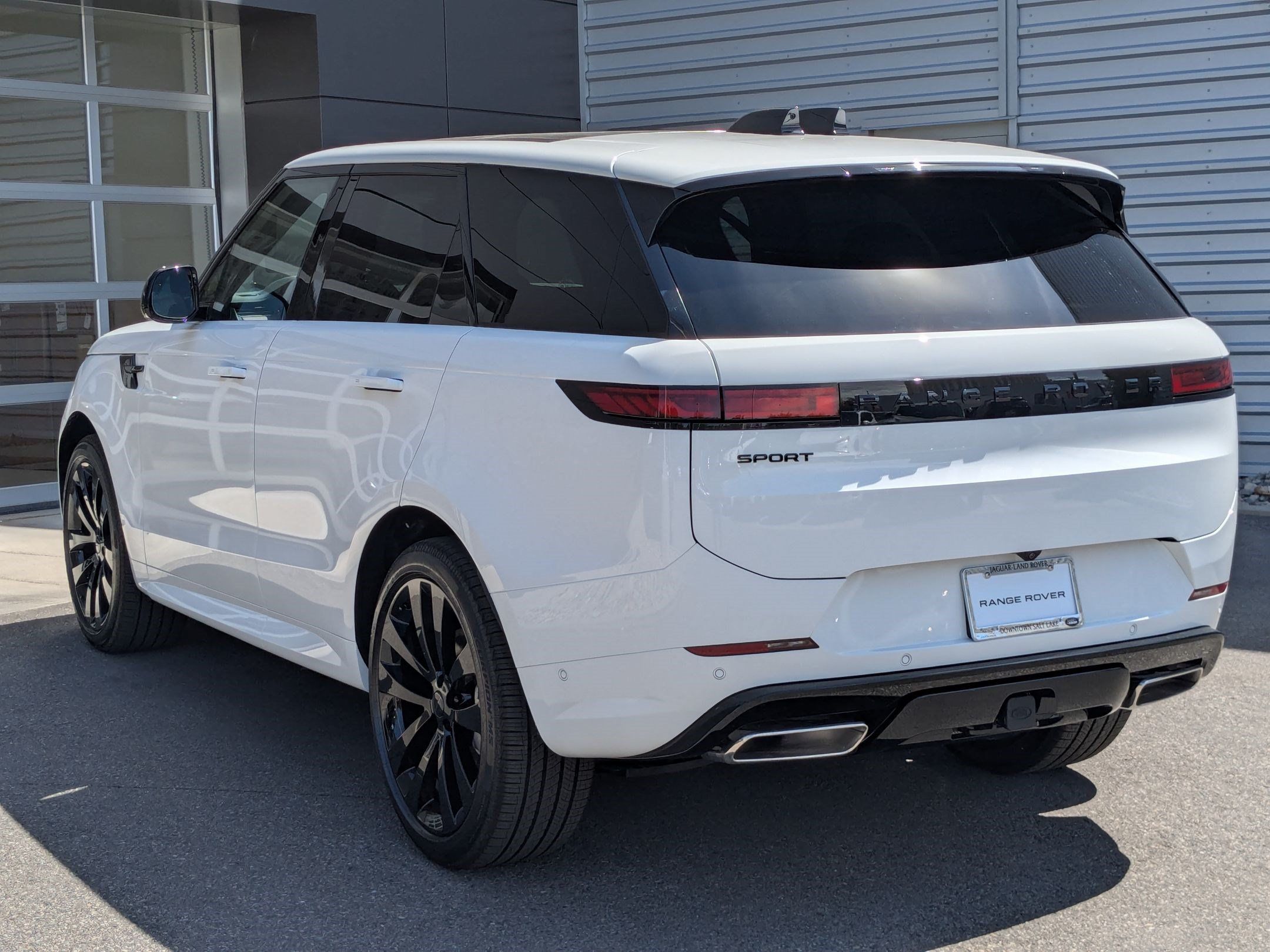 New 2026 Land Rover Range Rover Sport Dynamic SE AWD/4WD image 7