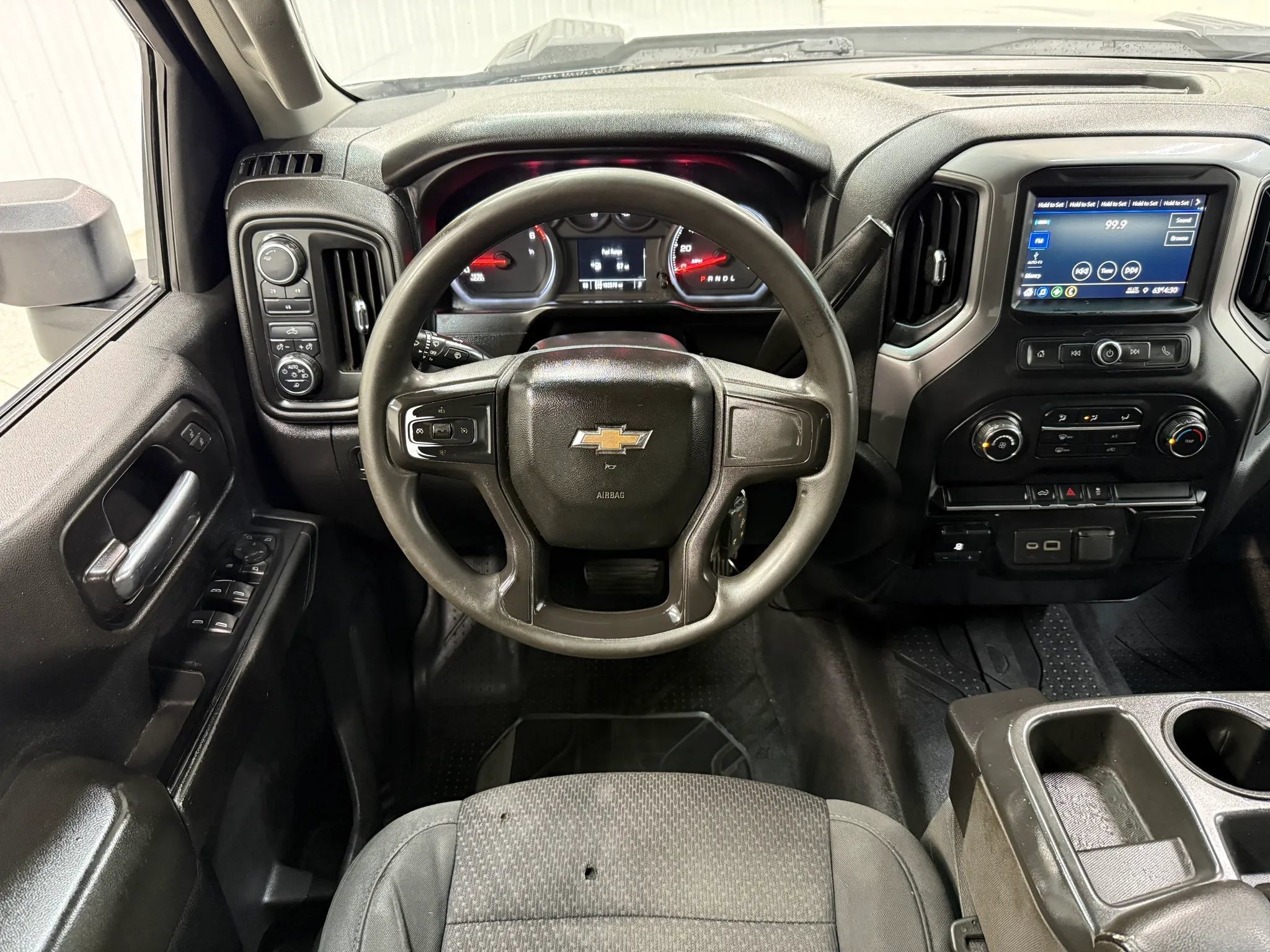 Used 2021 Chevrolet Silverado 2500 Custom w/ Custom Value Package AWD/4WD image 18