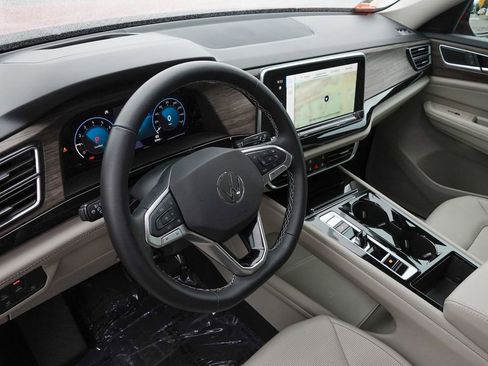 Certified 2025 Volkswagen Atlas SEL image 12