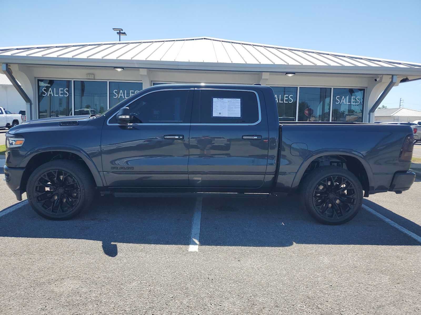 Used 2019 RAM 1500 Limited AWD/4WD image 2