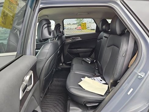 Used 2024 Kia Sportage EX AWD/4WD image 2