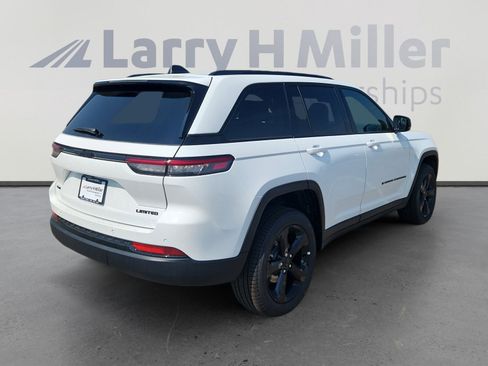 New 2025 Jeep Grand Cherokee Limited w/ Black Appearance Package image 6