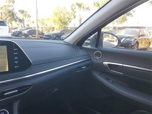 Used 2022 Hyundai Sonata Limited image 29