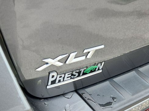 Used 2023 Ford Explorer XLT AWD/4WD image 30