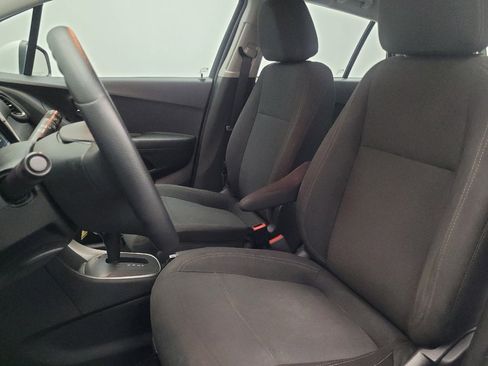 Used 2019 Chevrolet Trax LS AWD/4WD image 17