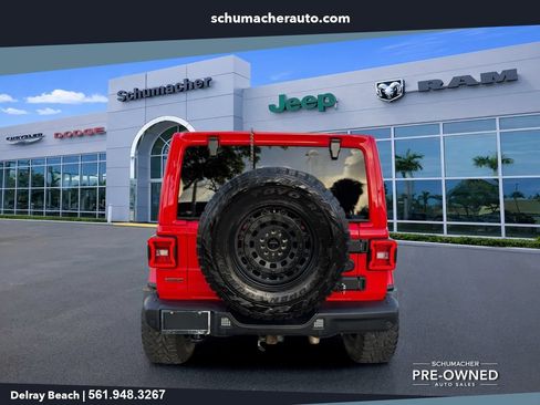 Used 2022 Jeep Wrangler Unlimited Sahara w/ LED Lighting Group AWD/4WD image 6