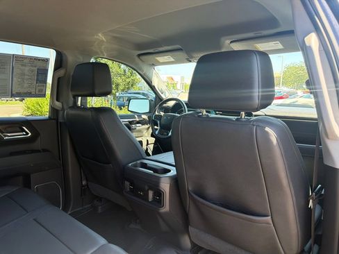 Used 2023 Chevrolet Silverado 1500 LT Trail Boss w/ LT Trail Boss Premium Package AWD/4WD image 16