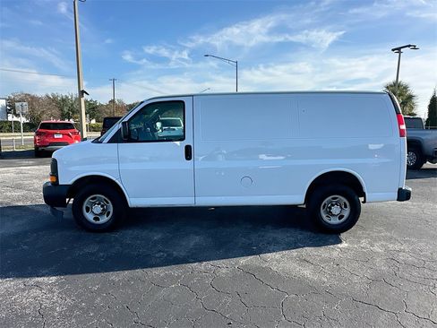 Used 2017 Chevrolet Express 2500 image 8