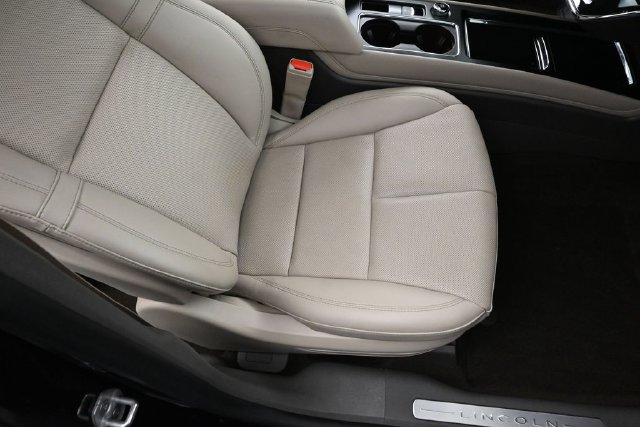 Certified 2023 Lincoln Corsair Reserve AWD/4WD image 30