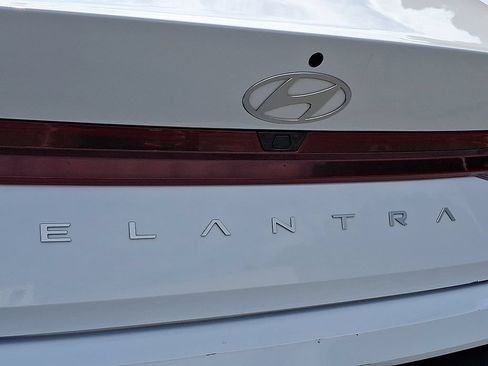 Used 2024 Hyundai Elantra SEL FWD image 30