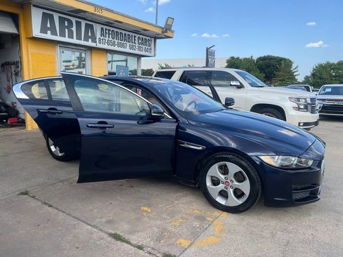 Used 2017 Jaguar XE RWD image 7