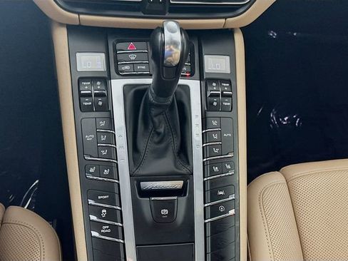Used 2019 Porsche Macan image 16