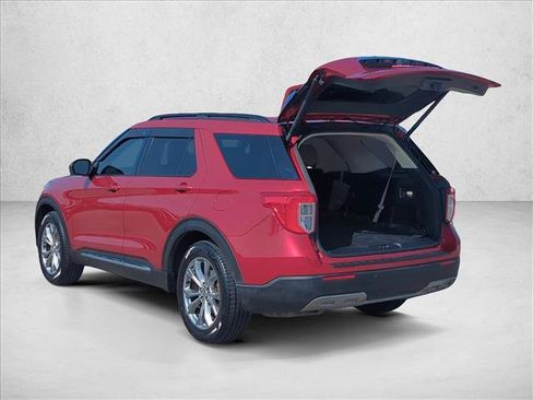 Used 2021 Ford Explorer XLT w/ Equipment Group 202A RWD image 9