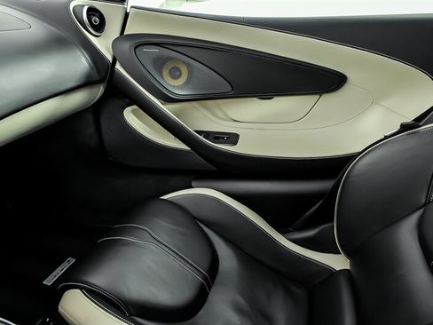Used 2017 McLaren 570S RWD image 36