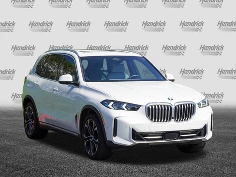Certified 2024 BMW X5 xDrive40i w/ Premium Package AWD/4WD image 2