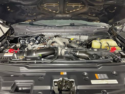 Certified 2021 Ford F350 Platinum w/ FX4 Off-Road Package AWD/4WD image 9