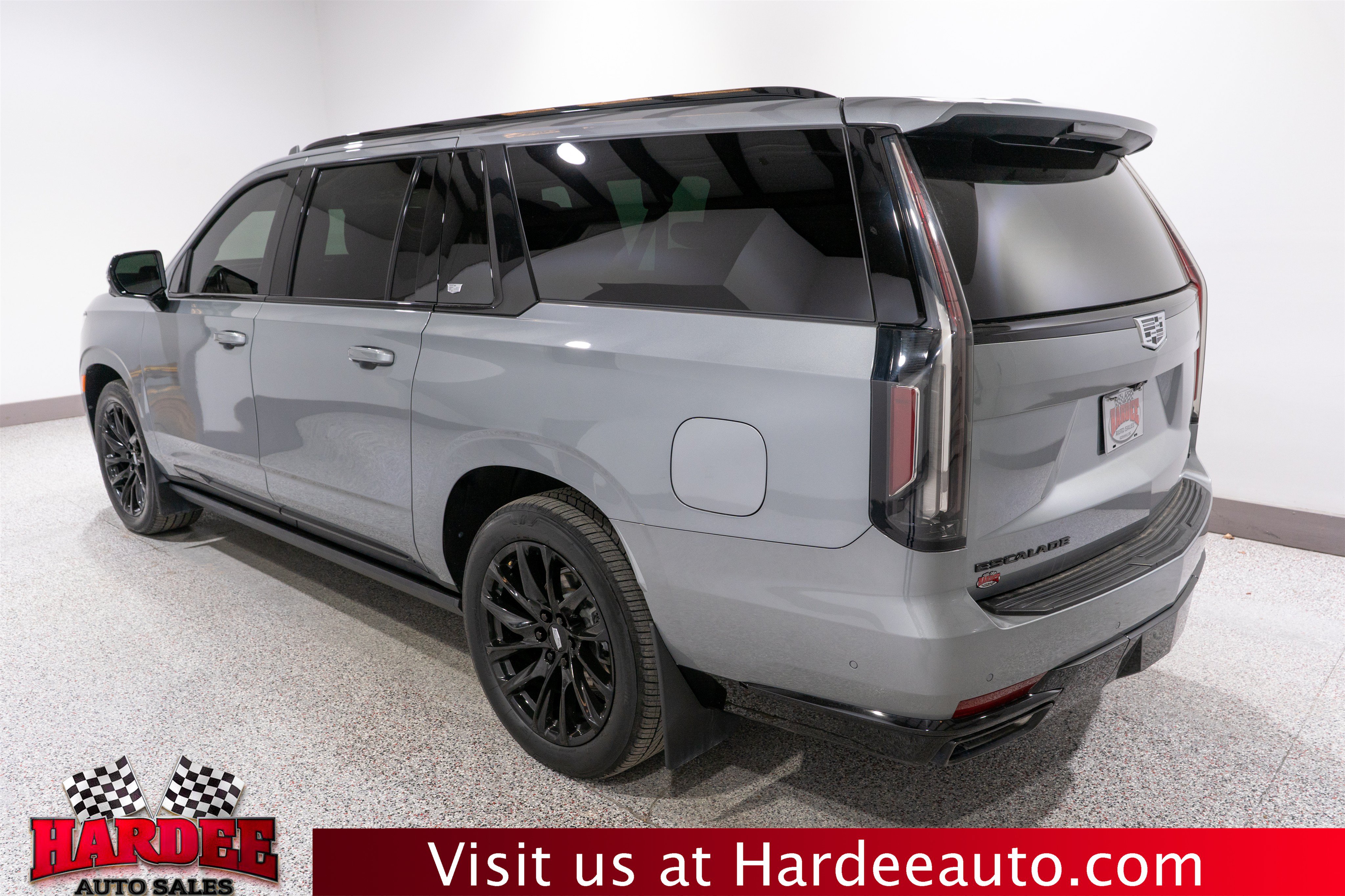 Used 2024 Cadillac Escalade ESV Sport Platinum w/ LPO, ONYX Package AWD/4WD image 3