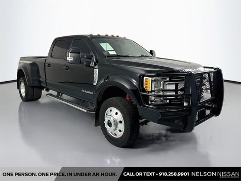 Used 2017 Ford F450 Lariat w/ Lariat Ultimate Package AWD/4WD image 3