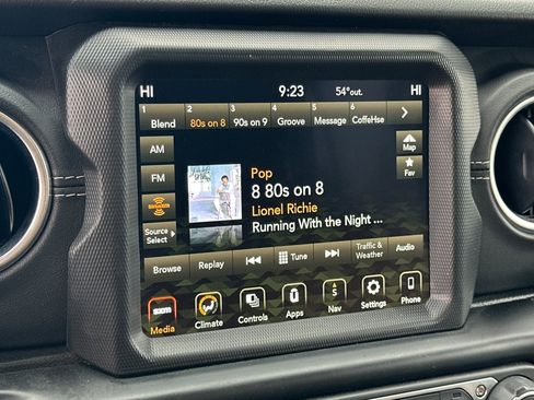 Used 2022 Jeep Wrangler Unlimited Sahara image 18