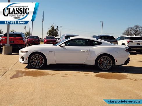 Used 2024 Ford Mustang GT Premium image 4