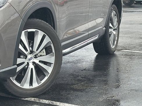 Used 2022 Subaru Ascent Limited w/ Technology Package image 3