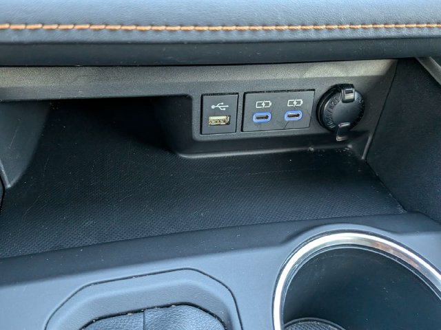 Used 2022 Toyota Highlander Bronze Edition FWD image 23