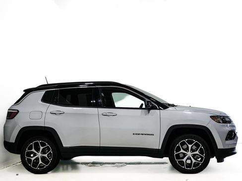 Used 2024 Jeep Compass Limited AWD/4WD image 4