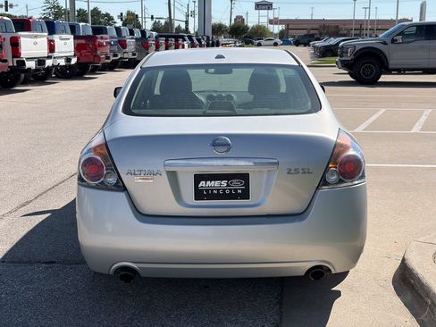 Used 2009 Nissan Altima 2.5 SL w/ SL Pkg FWD image 5