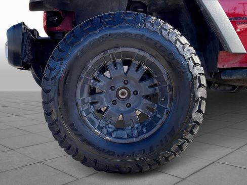 Used 2014 Jeep Wrangler Unlimited Sport w/ Connectivity Group image 10