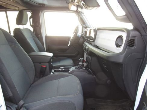 Used 2024 Jeep Wrangler Unlimited Sport AWD/4WD image 17