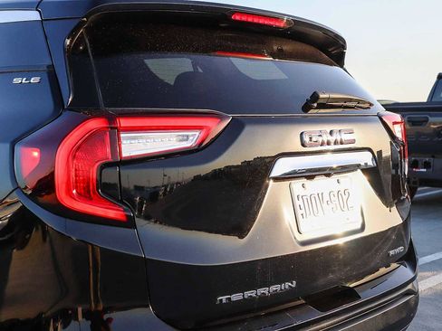 Used 2024 GMC Terrain SLE image 9