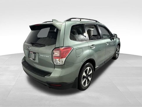 Used 2018 Subaru Forester 2.5i Limited AWD/4WD image 9