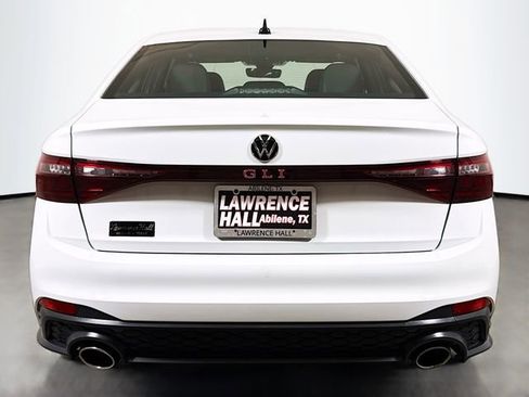 Used 2025 Volkswagen Jetta GLI Autobahn image 5