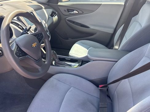 Used 2018 Chevrolet Malibu LS w/ LPO, Convenience Package 1 FWD image 9
