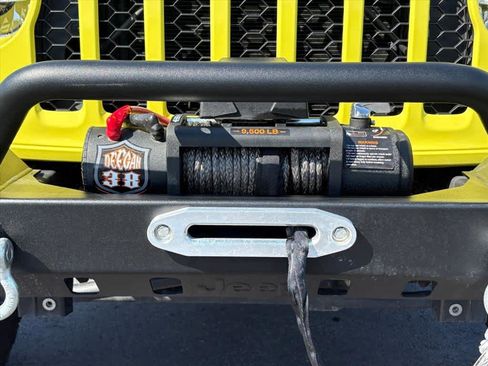 Used 2023 Jeep Gladiator Sport w/ Off Road Group image 30