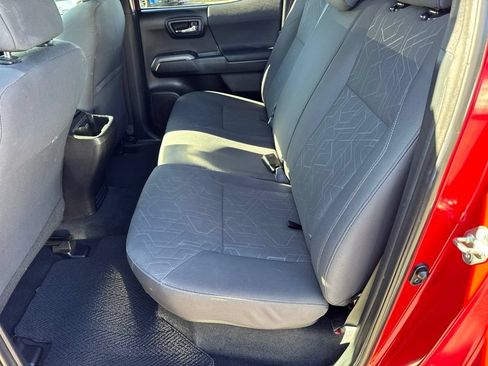 Used 2016 Toyota Tacoma TRD Sport w/ Towing Package AWD/4WD image 16