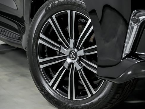 Used 2021 Lexus LX 570 4WD w/ 3rd Row & Luxury Pkg image 4