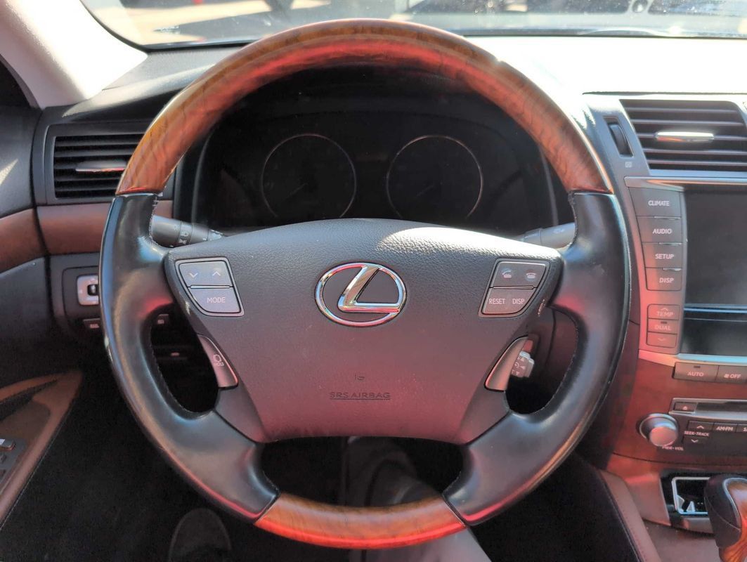 Used 2011 Lexus LS 460 AWD w/ Comfort Pkg image 13
